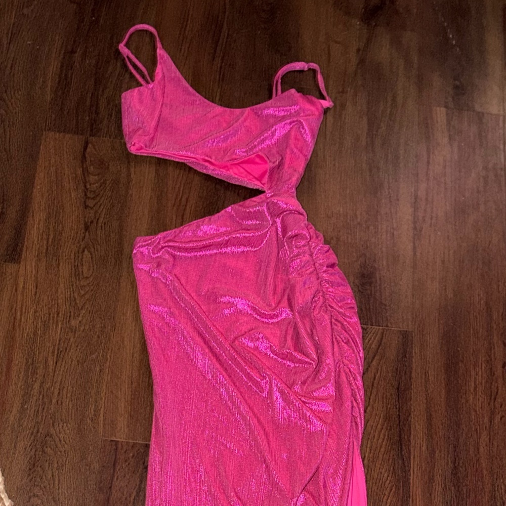 superdown NWOT
miyah cut out dress metallic hot pink split maxi $140 revolve - Picture 11 of 11